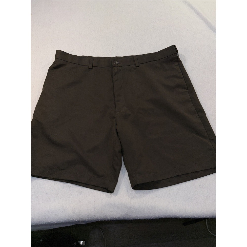 Roundtree & Yorke Easy Care Chino Shorts Men's 42 X 9 Brown Elastic Waist Band‎